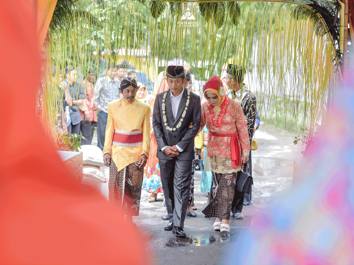 WEDDING JAWA MUSLIM JOGJA: 47 Foto Pernikahan Pengantin Adat Jawa Muslimah Hijab Yogyakarta Defi+Nanda